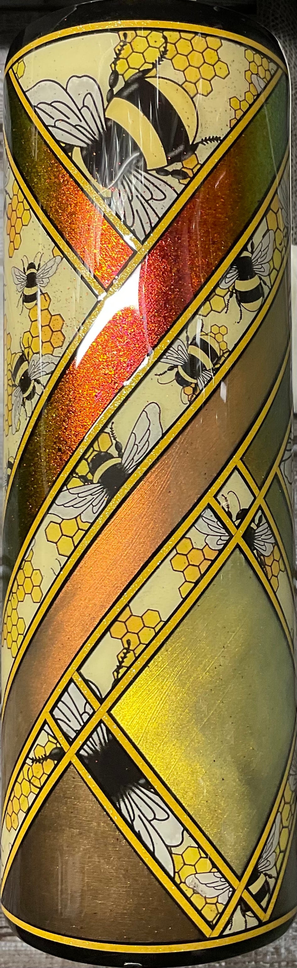 Bumble bee pigment